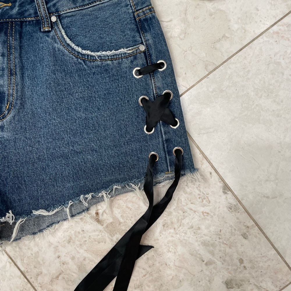 MITI BACI {XL} Jean Shorts Lace-Up Dark Wash NWT - Picture 4 of 9